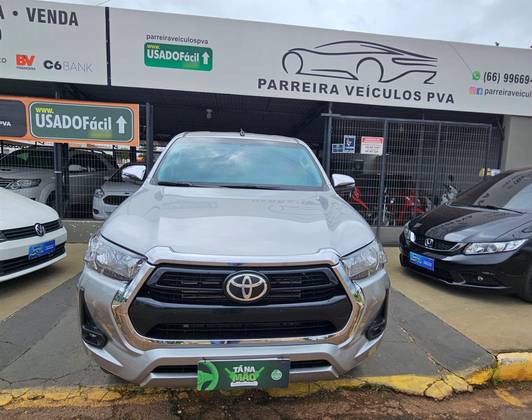 TOYOTA HILUX 2.8 D-4D TURBO DIESEL CD SRV 4X4 AUTOMÁTICO
